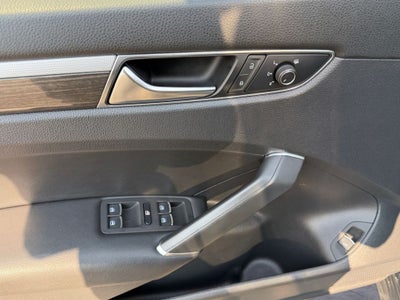 2017 Volkswagen Passat SEL Premium