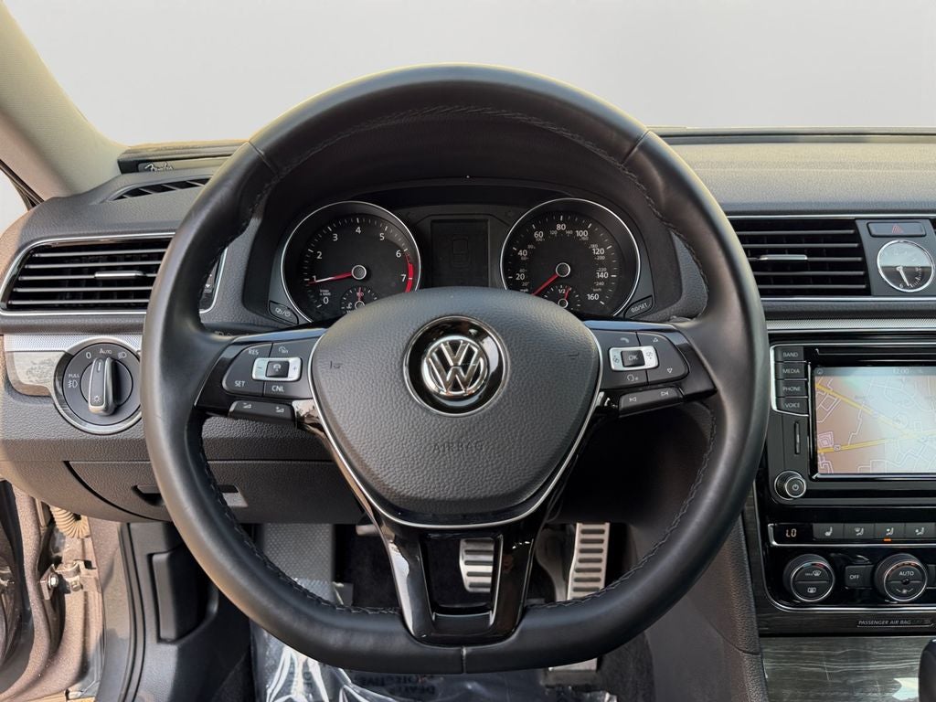 2017 Volkswagen Passat SEL Premium