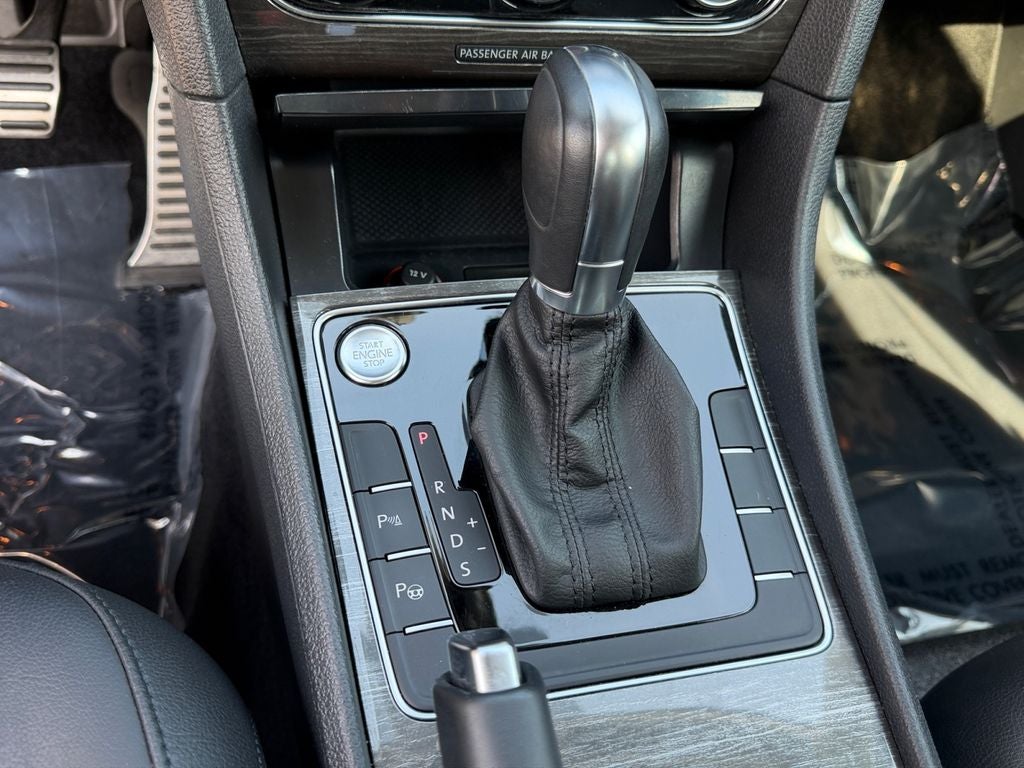 2017 Volkswagen Passat SEL Premium