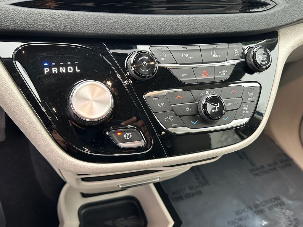 2021 Chrysler Pacifica Touring L