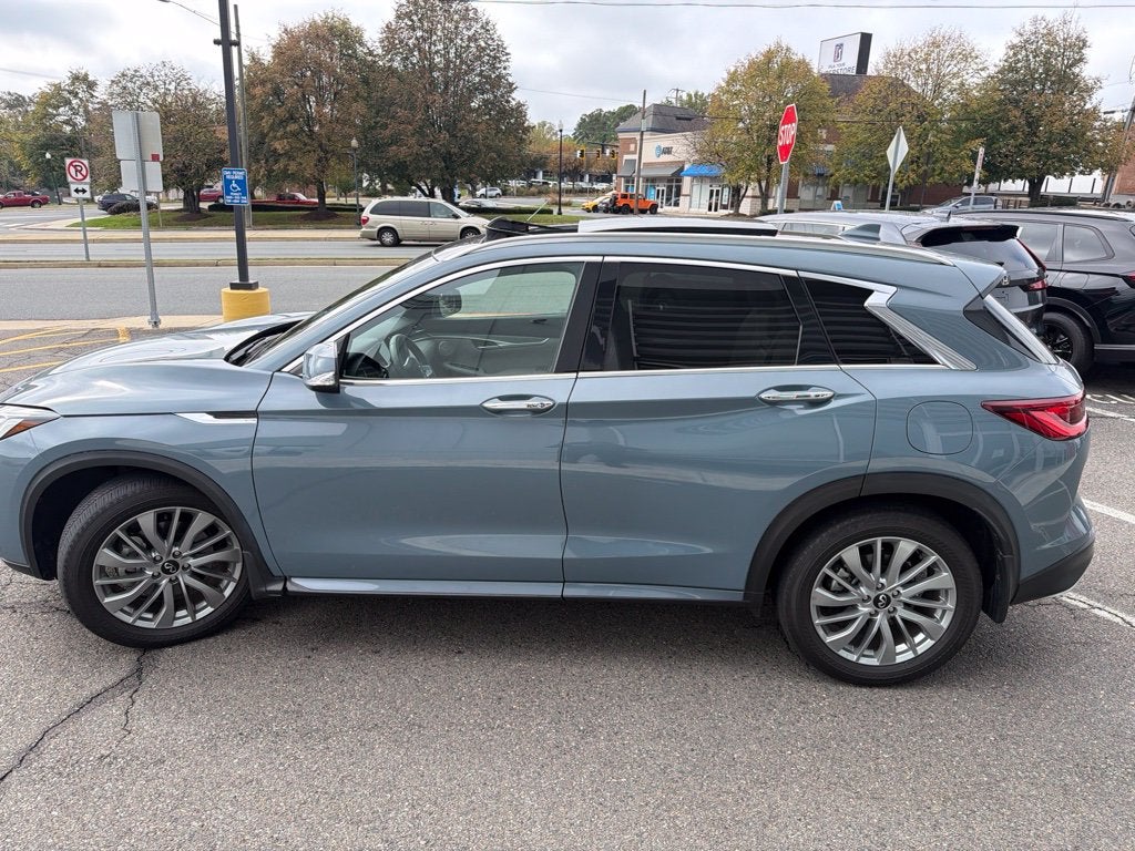 2023 INFINITI QX50 LUXE
