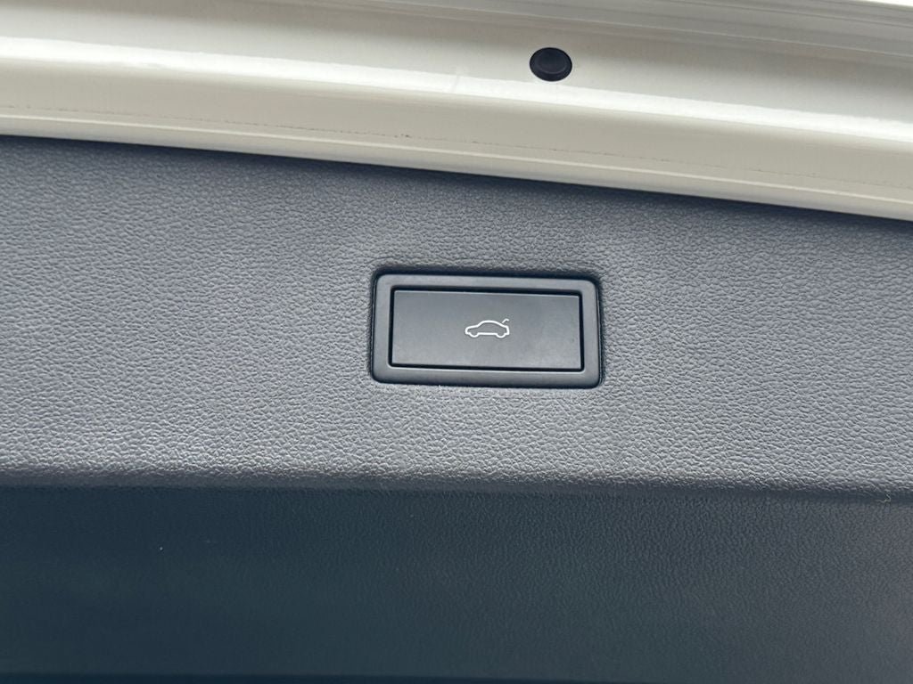 2022 Volkswagen Tiguan 2.0T SEL R-Line