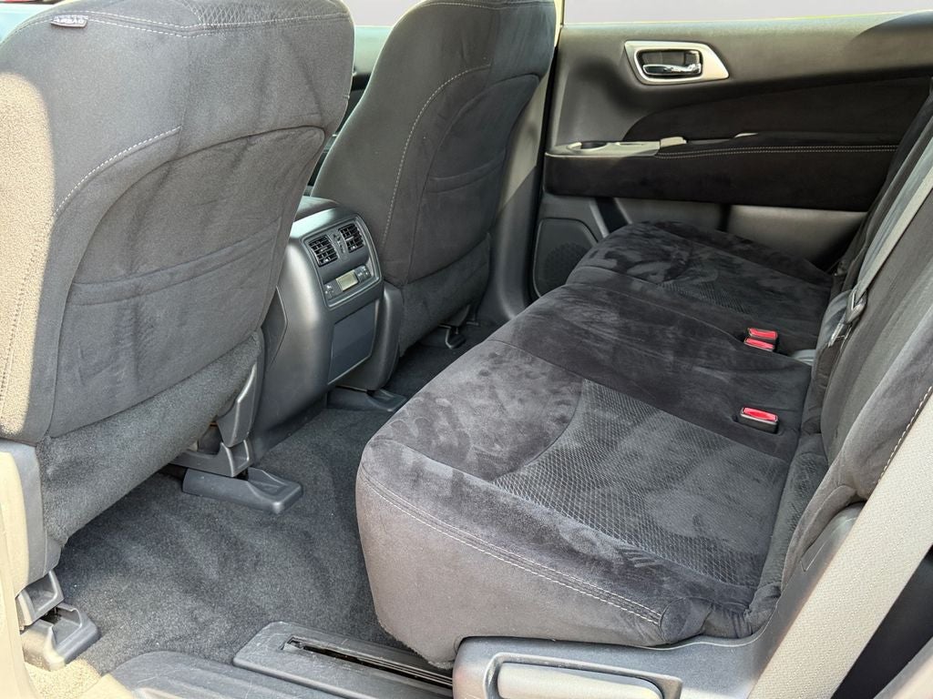 2015 Nissan Pathfinder SV