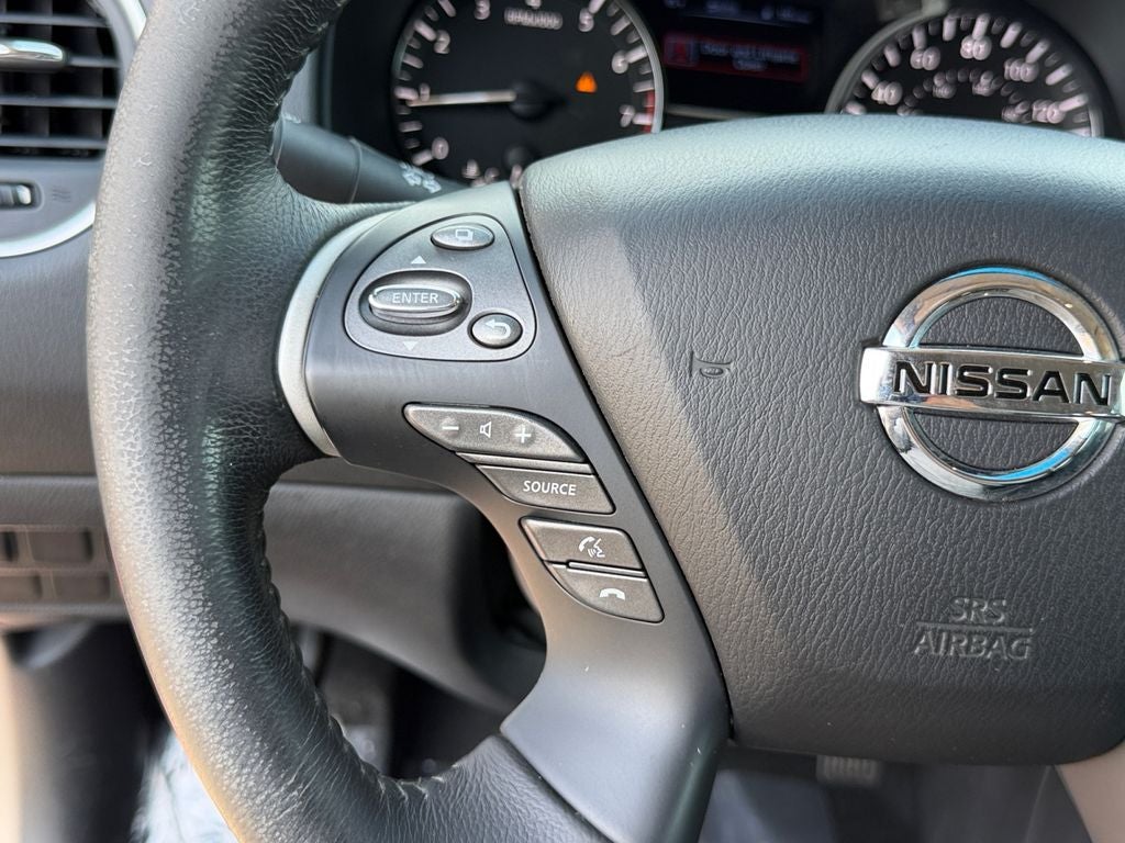 2015 Nissan Pathfinder SV
