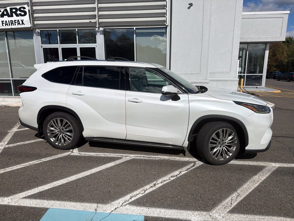 2022 Toyota Highlander Platinum