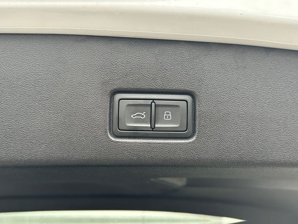 2023 Audi Q4 e-tron Prestige quattro