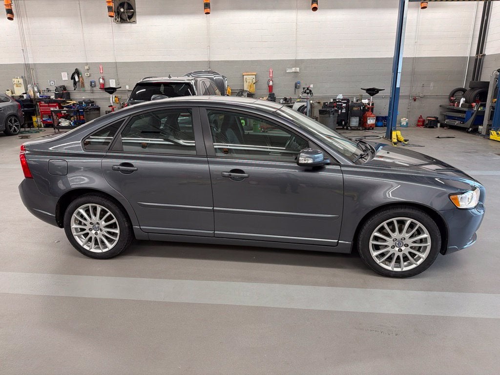 2010 Volvo S40 2.4i