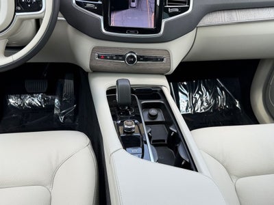 2024 Volvo XC90 B6 Plus Bright Theme