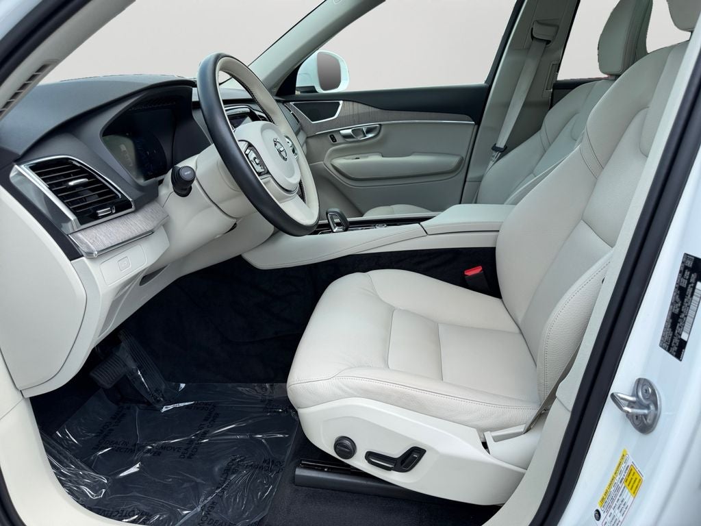 2024 Volvo XC90 B6 Plus Bright Theme