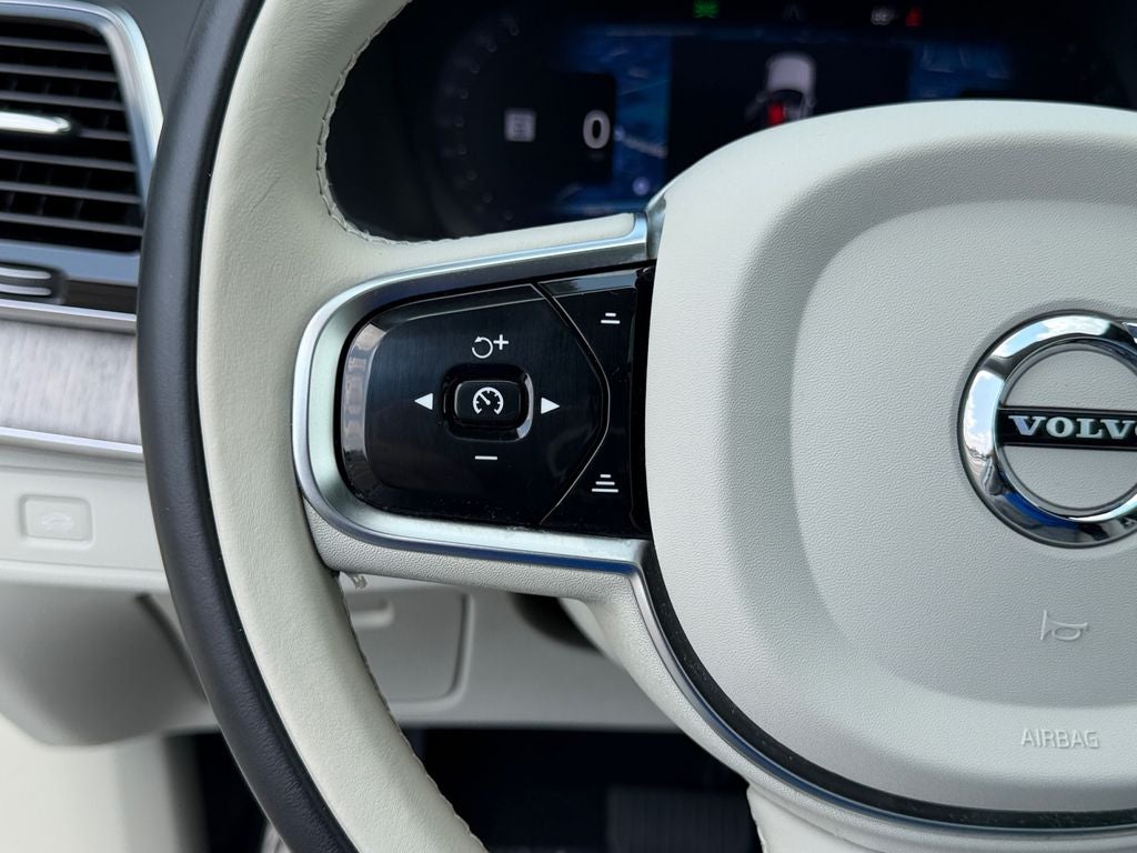 2024 Volvo XC90 B6 Plus Bright Theme