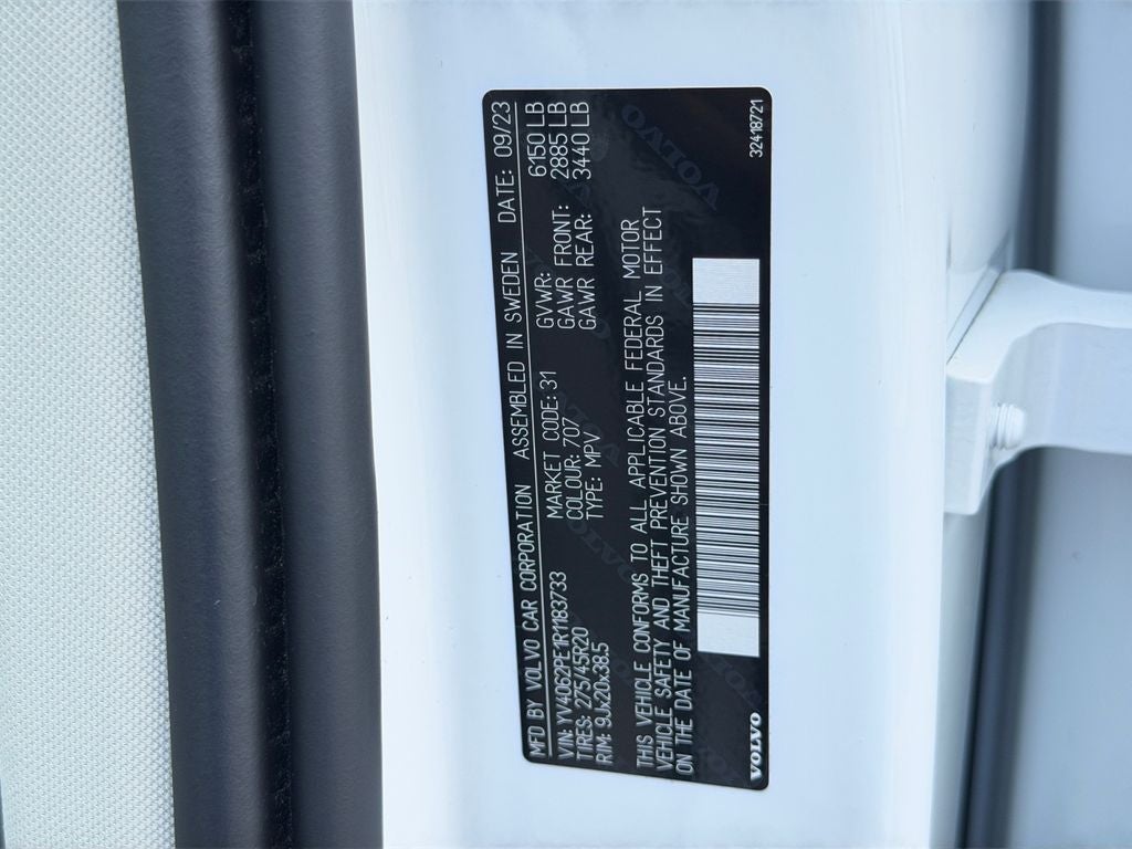 2024 Volvo XC90 B6 Plus Bright Theme