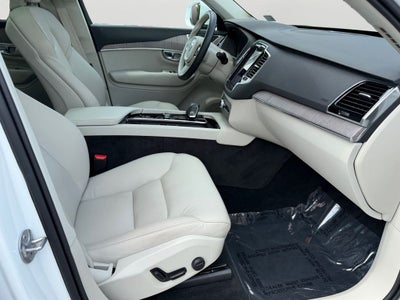 2024 Volvo XC90 B6 Plus Bright Theme
