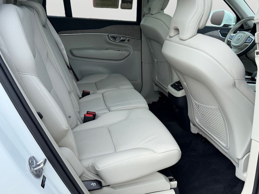 2024 Volvo XC90 B6 Plus Bright Theme