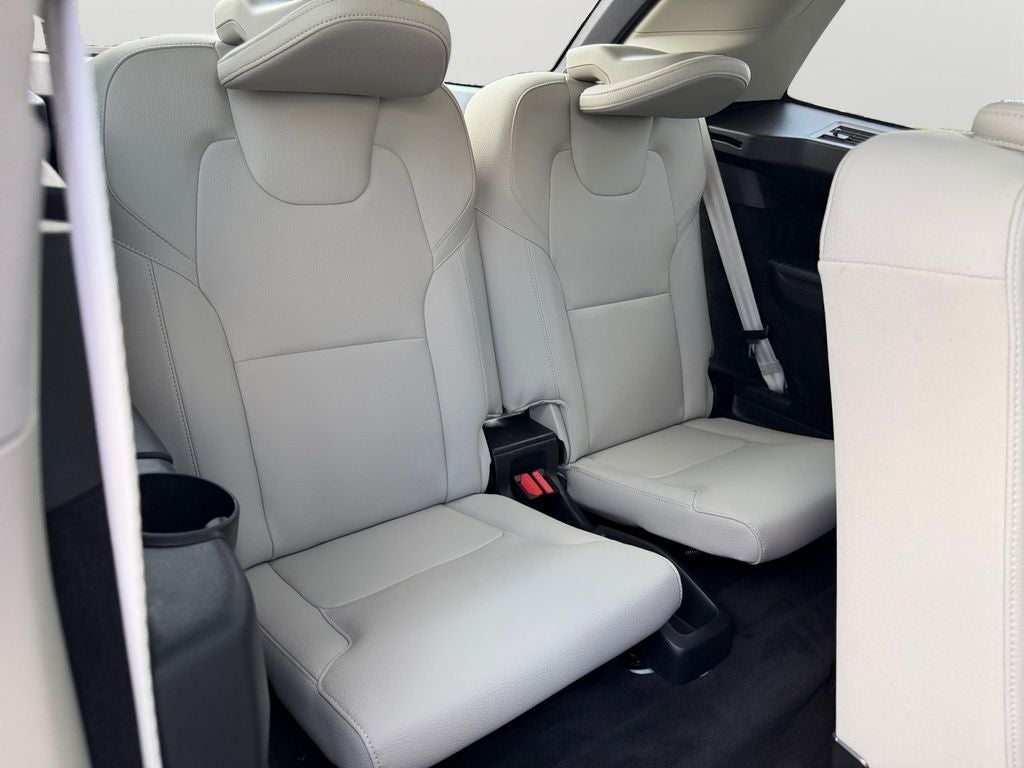 2024 Volvo XC90 B6 Plus Bright Theme