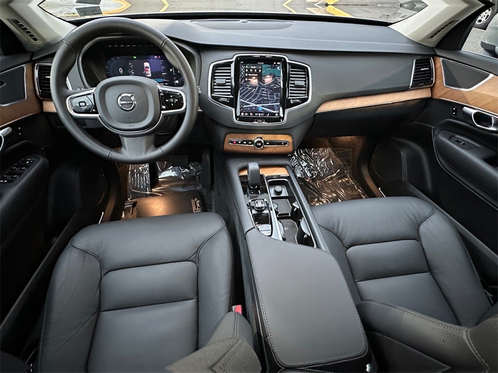 2025 Volvo XC90 B6 Plus 7-Seater