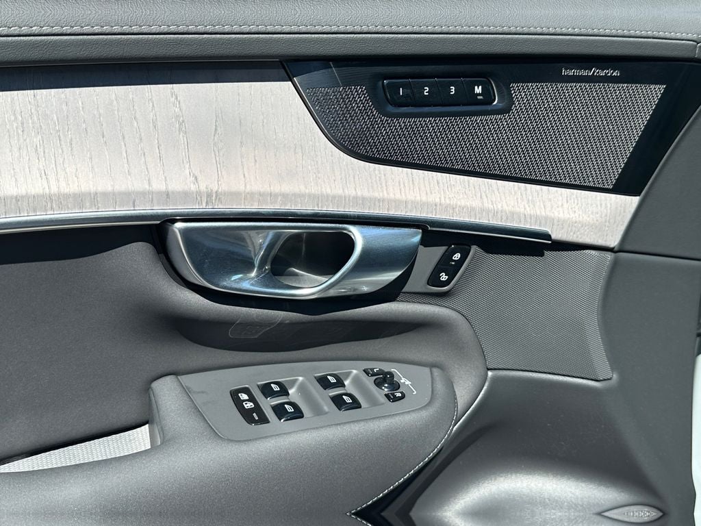 2026 Volvo XC90 B6 Ultra