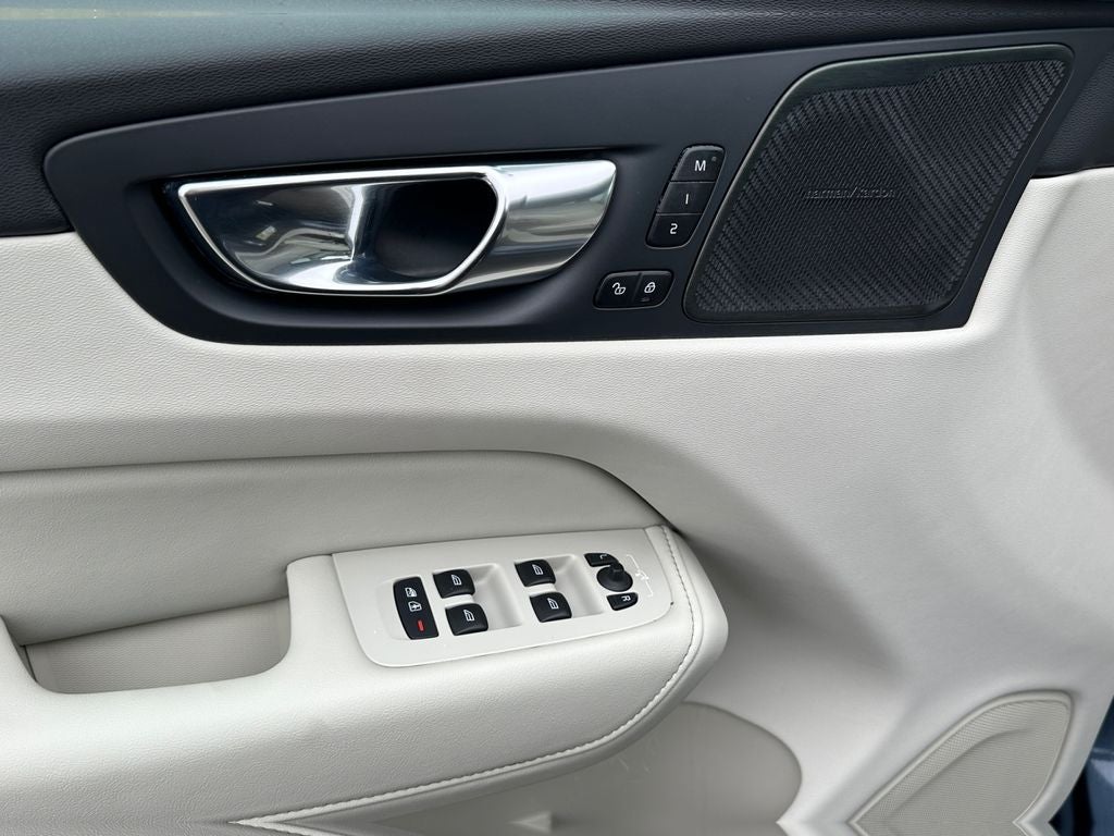2022 Volvo XC60 B6 Inscription Volvo Certified