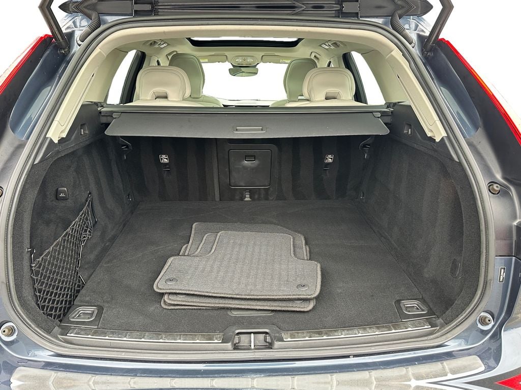 2022 Volvo XC60 B6 Inscription Volvo Certified