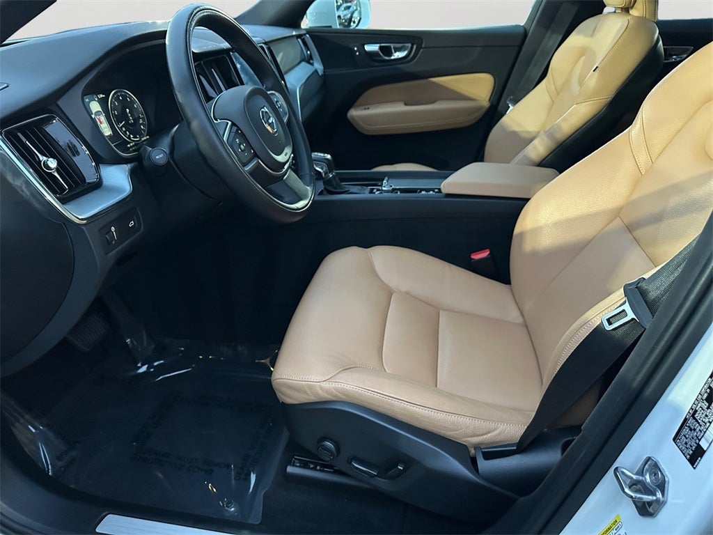 2020 Volvo XC60 T5 Momentum
