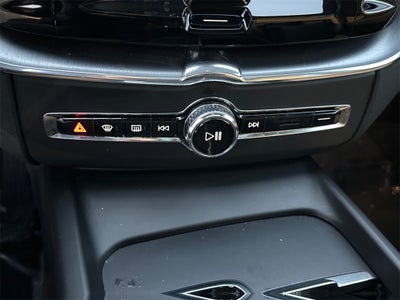 2020 Volvo XC60 T5 Momentum