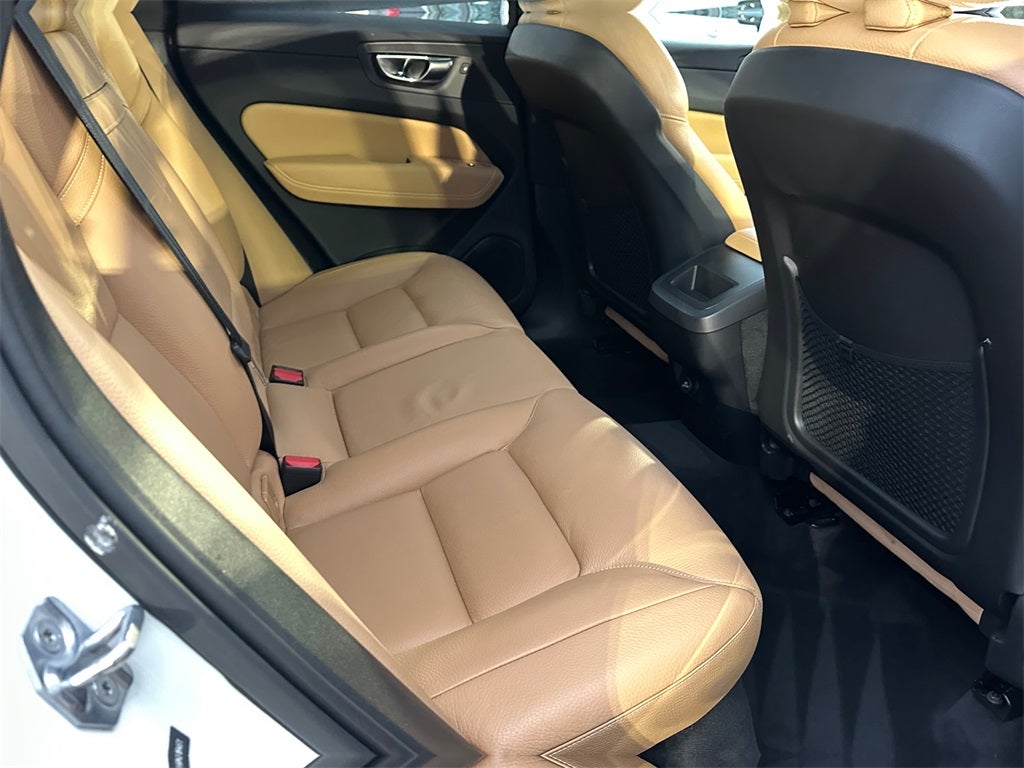 2020 Volvo XC60 T5 Momentum