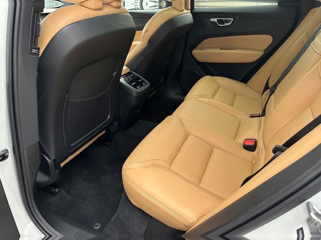 2021 Volvo XC60 T5 Inscription
