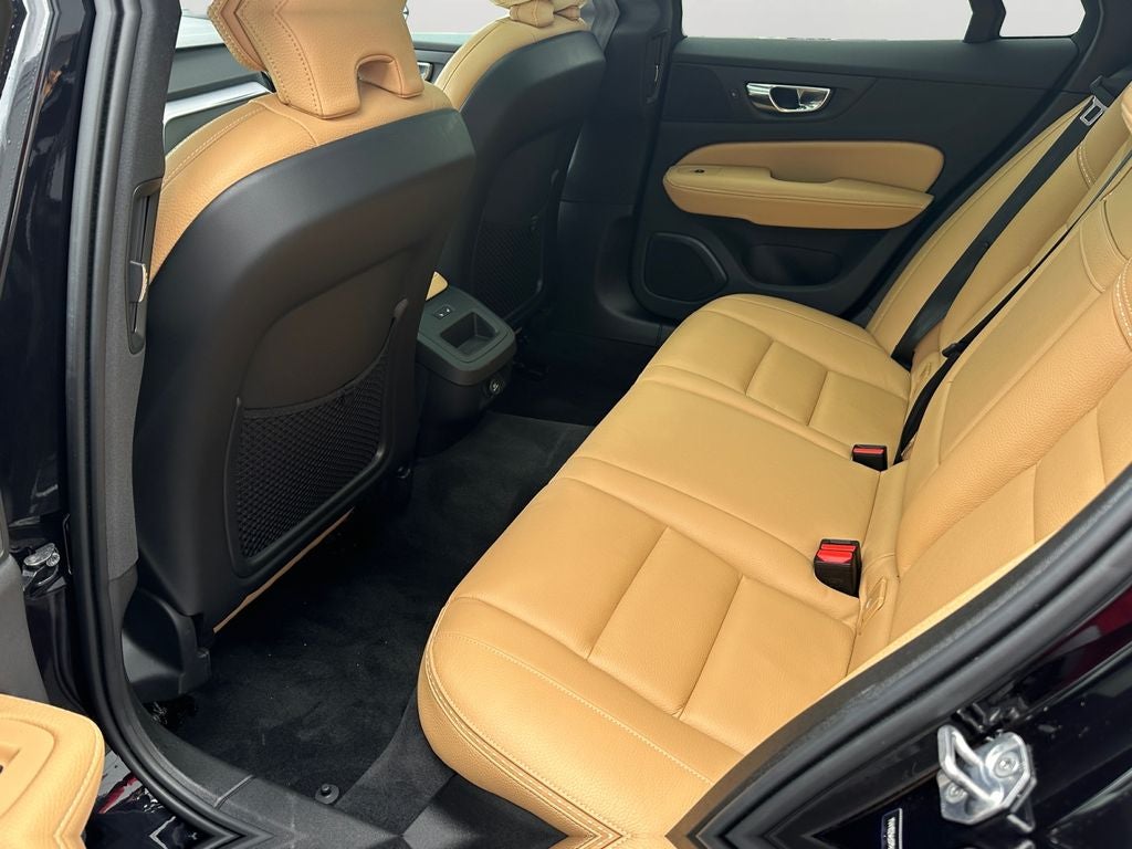 2020 Volvo V60 Cross Country T5