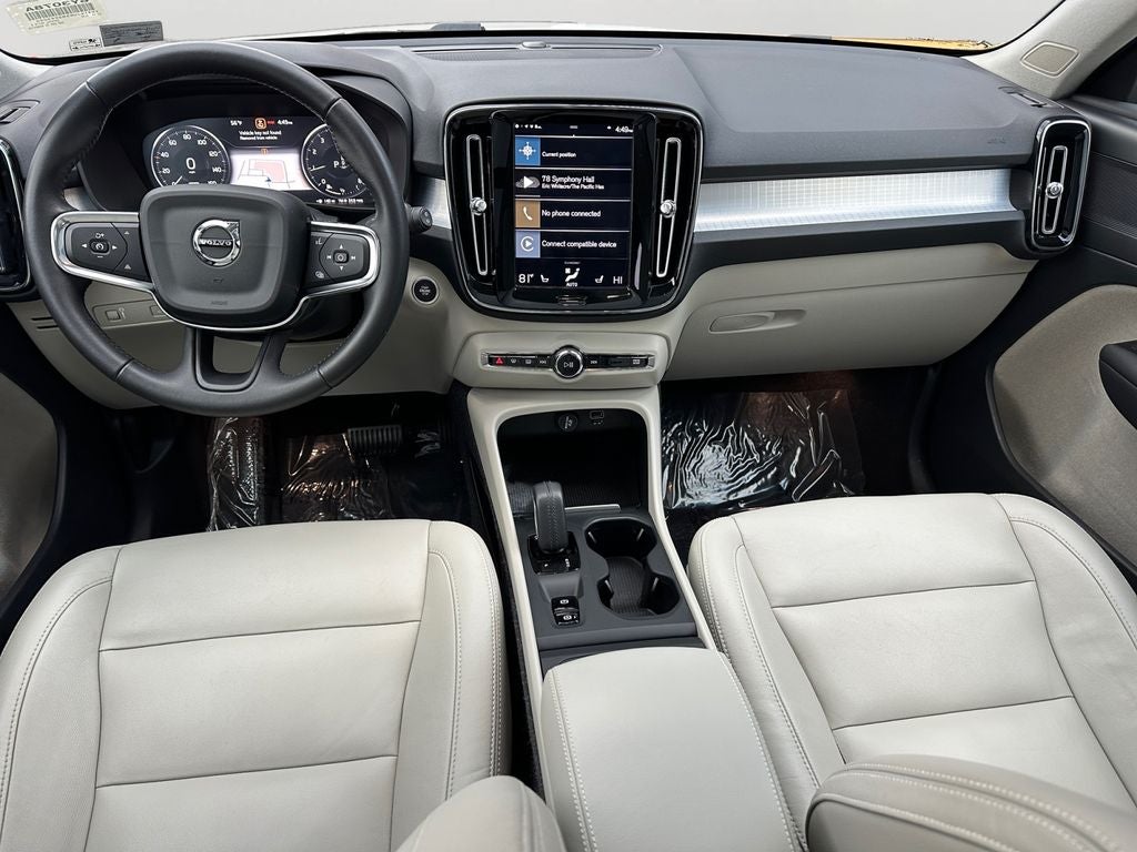 2021 Volvo XC40 Momentum