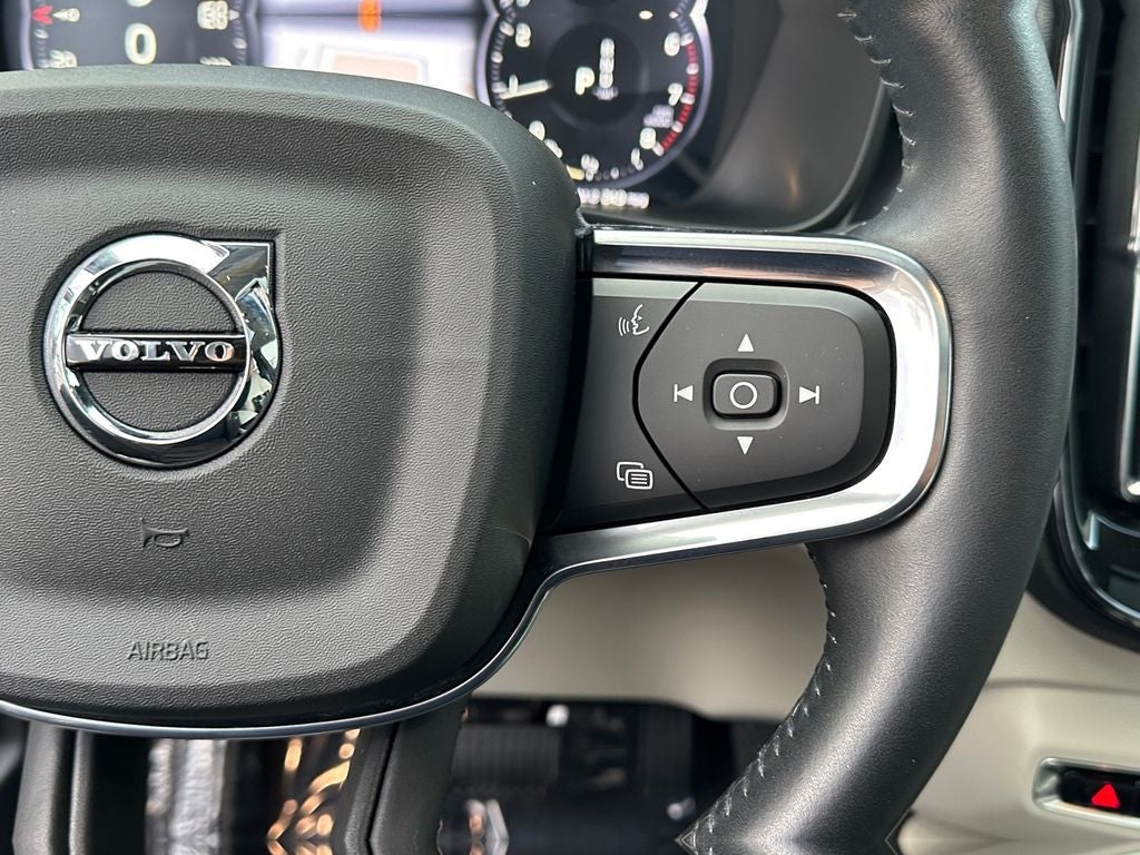 2021 Volvo XC40 Momentum