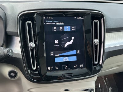 2021 Volvo XC40 Momentum