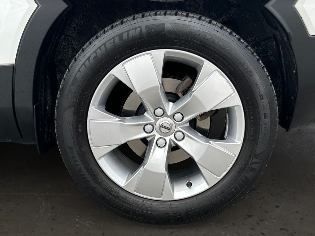 2021 Volvo XC40 Momentum