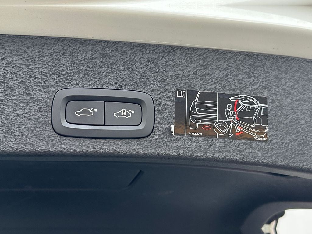 2021 Volvo XC40 Momentum