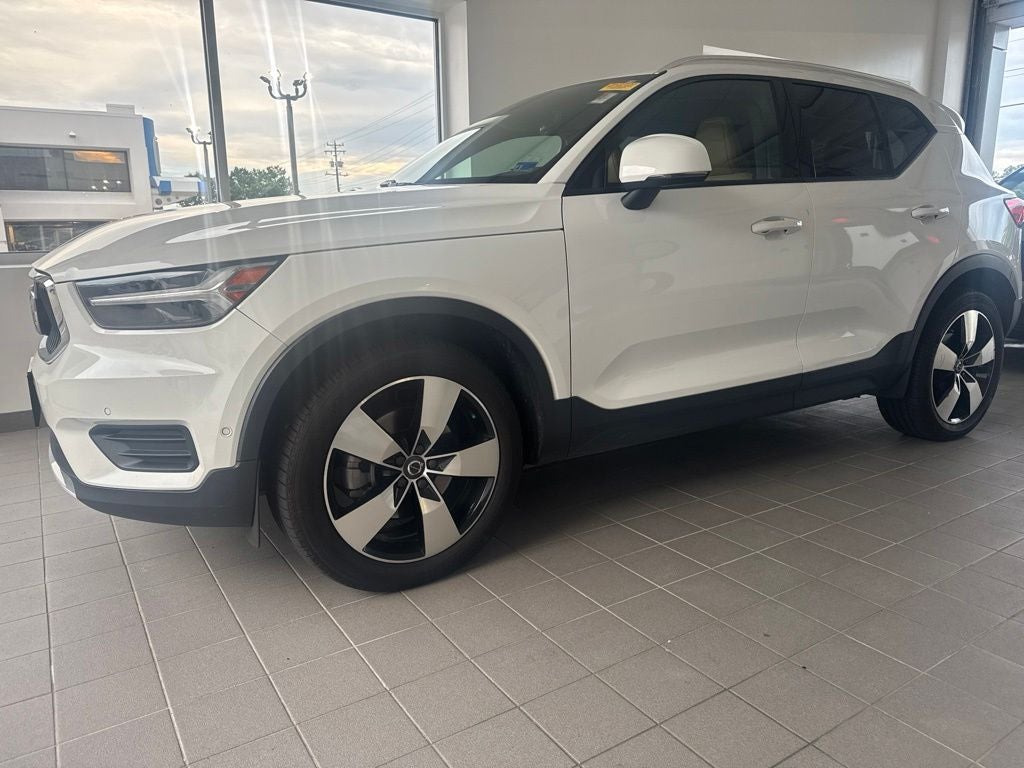 2019 Volvo XC40 Momentum
