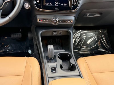 2019 Volvo XC40 Momentum