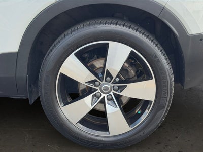 2019 Volvo XC40 Momentum