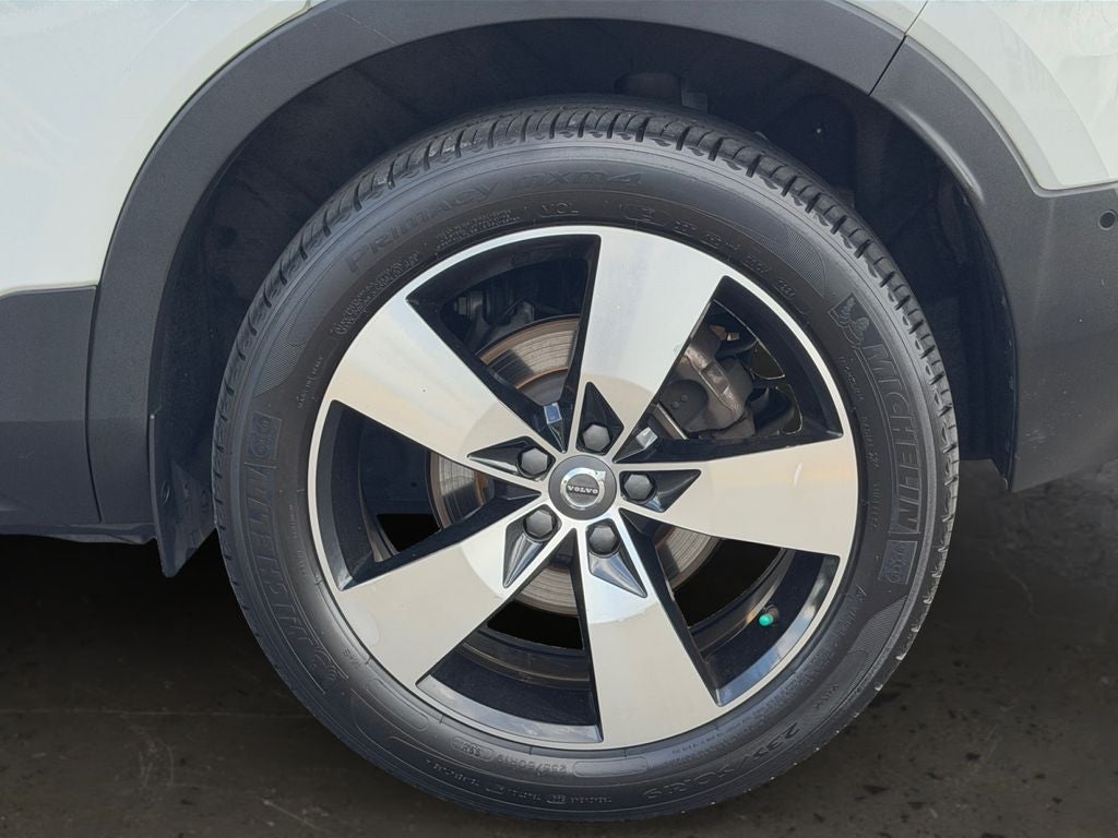 2019 Volvo XC40 Momentum