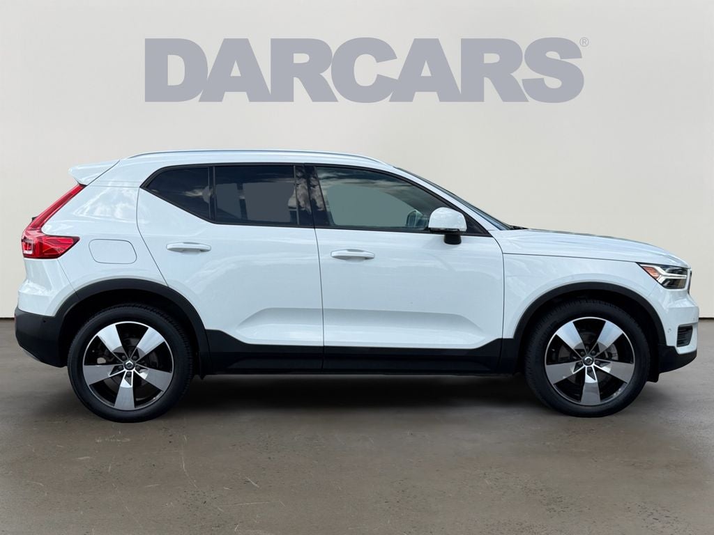 2019 Volvo XC40 Momentum