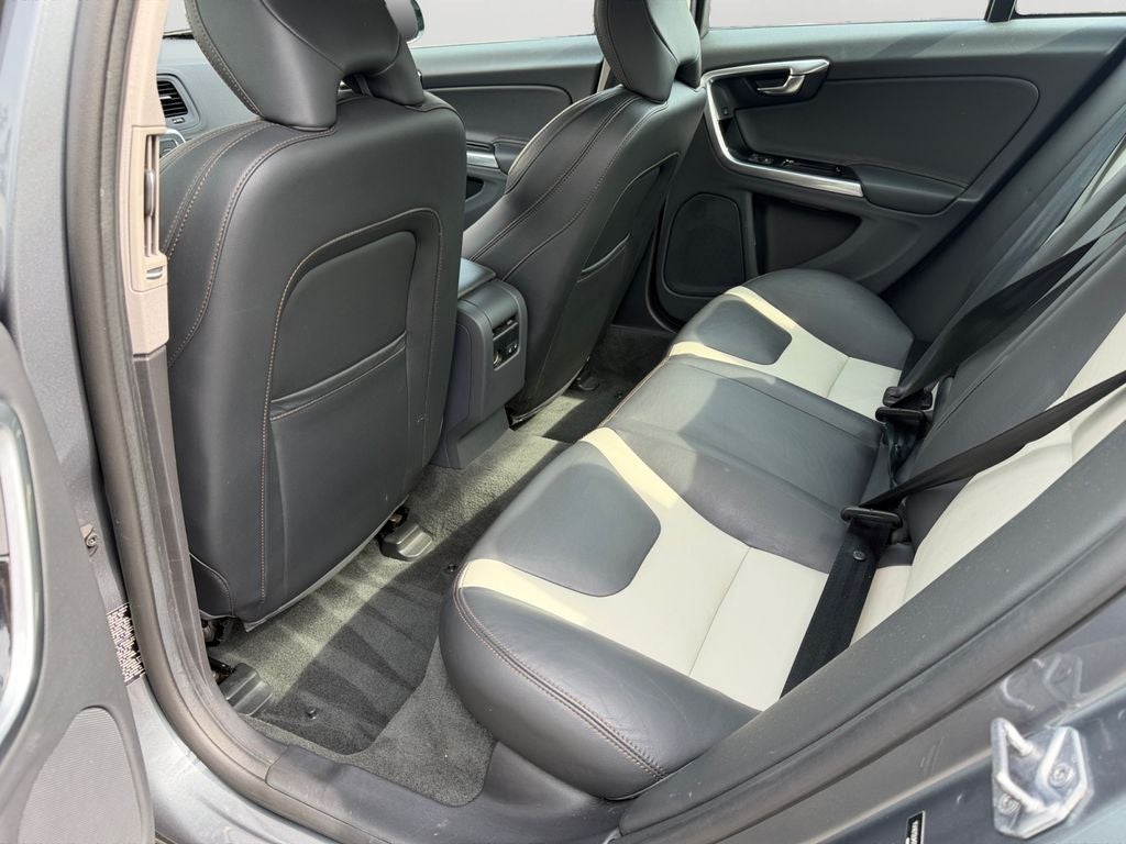 2016 Volvo S60 Cross Country T5 Platinum