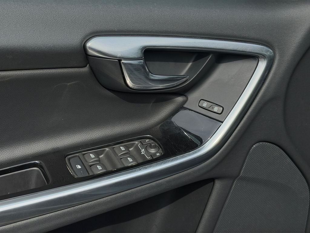 2016 Volvo S60 Cross Country T5 Platinum