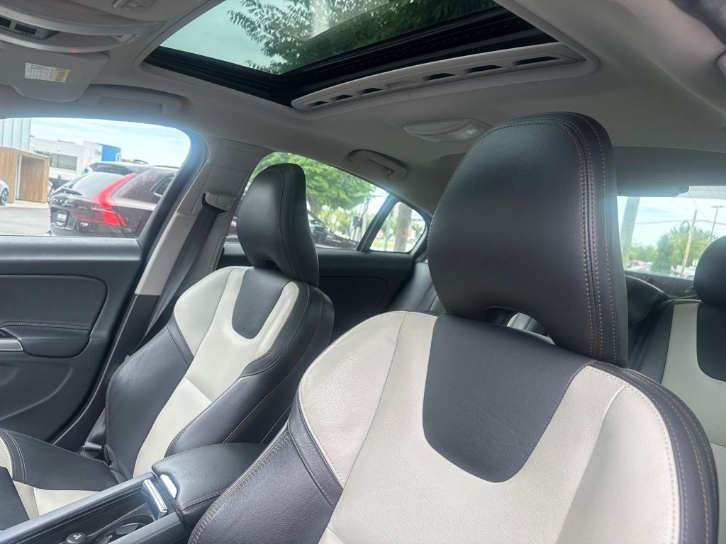 2016 Volvo S60 Cross Country T5 Platinum