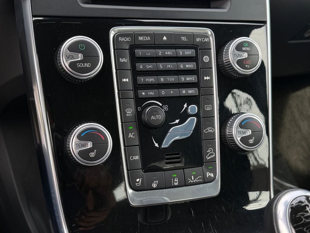 2016 Volvo S60 Cross Country T5 Platinum