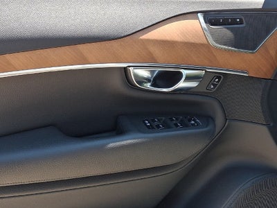 2021 Volvo XC90 T6 Momentum