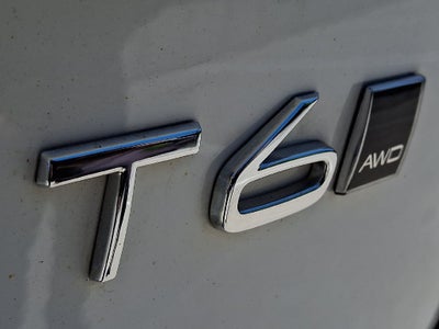 2021 Volvo XC90 T6 Momentum