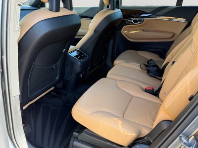 2017 Volvo XC90 T6 Momentum