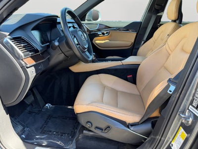 2017 Volvo XC90 T6 Momentum