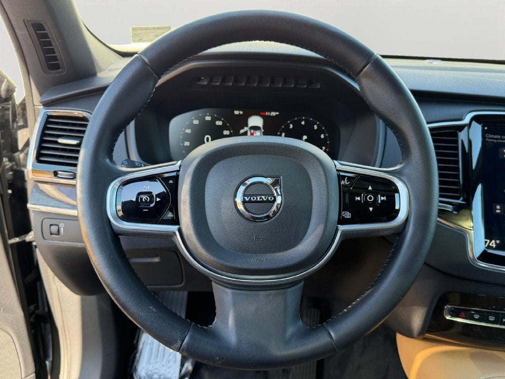 2017 Volvo XC90 T6 Momentum