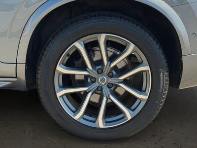 2017 Volvo XC90 T6 Momentum