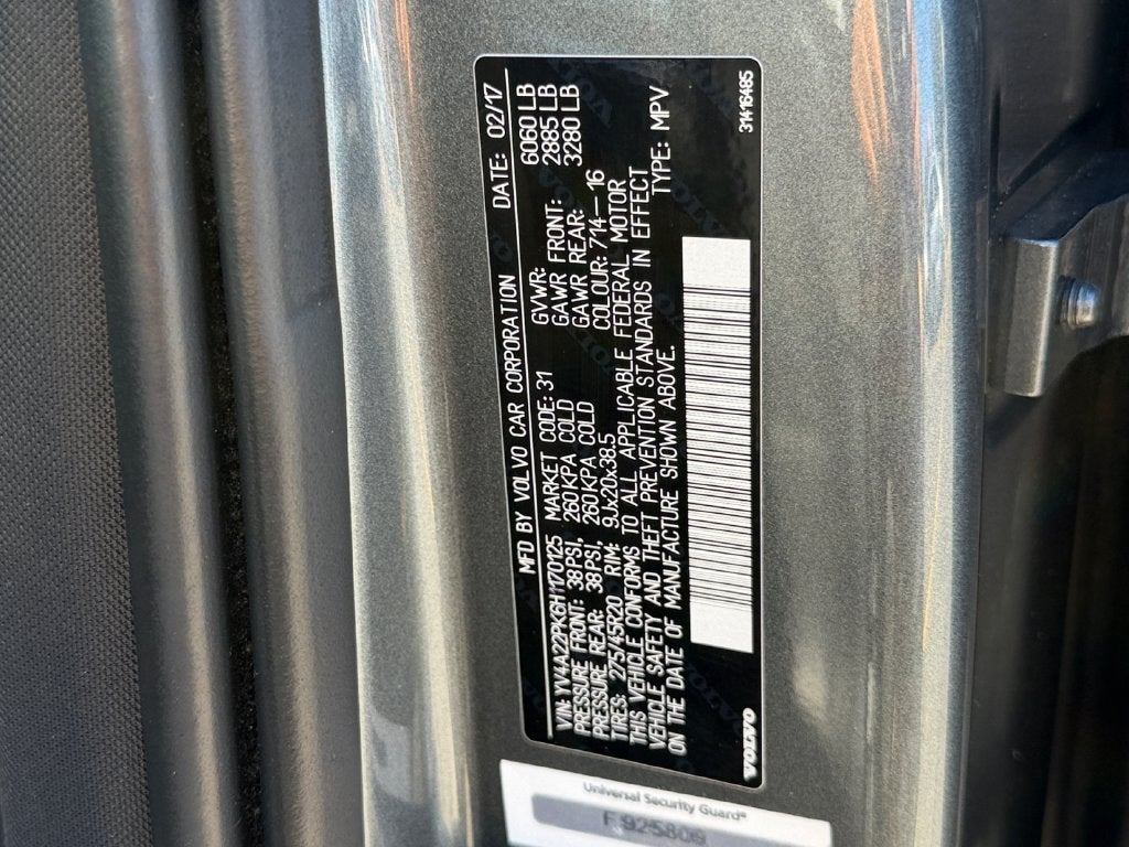 2017 Volvo XC90 T6 Momentum