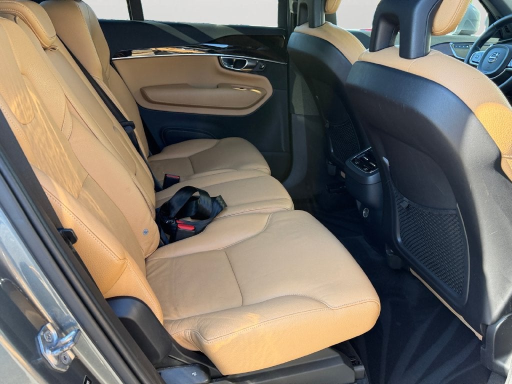 2017 Volvo XC90 T6 Momentum