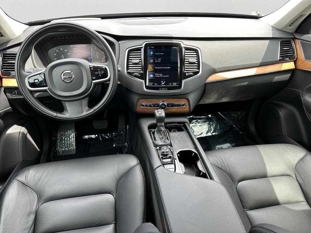 2021 Volvo XC90 T6 Momentum